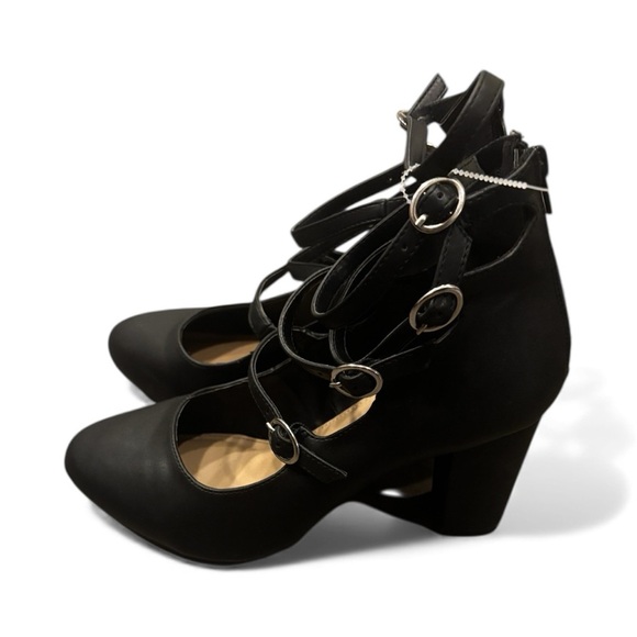 torrid Shoes - Torrid Black Strappy Heels